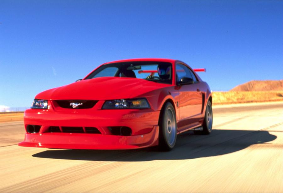  Ford Mustang SVT Cobra R 2000 года  (фото 47 из 128)